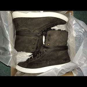 Womens Uggs Sneaker/Boots